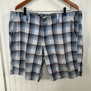 Old Navy blue brown plaid shorts, size 38, excellent condition super soft